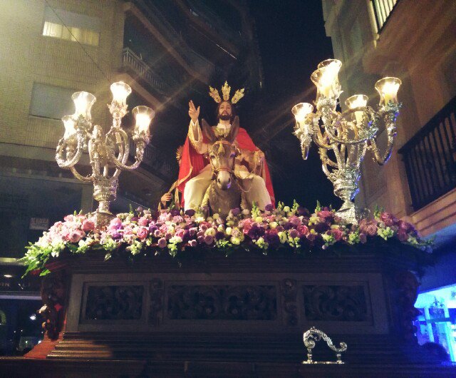 Así sonó <a href="/BCTRosario/">Banda Rosario Motril</a> tras Nuestro Padre Jesús de la Entrada Triunfal en Jerusalén @LaBorriquitaMot en <a href="/ecceagnusdeiM/">Ecce Agnus Dei</a> youtube.com/playlist?list=…
