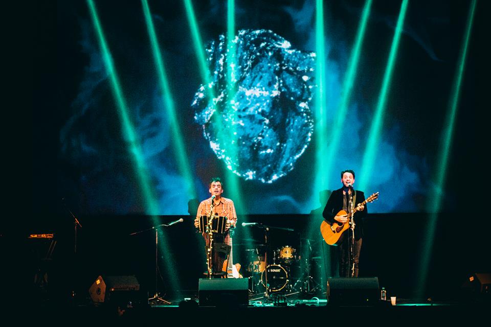 Doleserok's tweet photo. EL #Duo vuelve a las tablas! Este finde vamos a #LaPlata (Viernes en el Olga con @Nicoagesta) y a #Palermo (Sábado en Pomo junto a @parientesrock @Nicoagesta @Ivanrolla y Coco de los Robots)
<3 https://t.co/0mOStjK7Vh