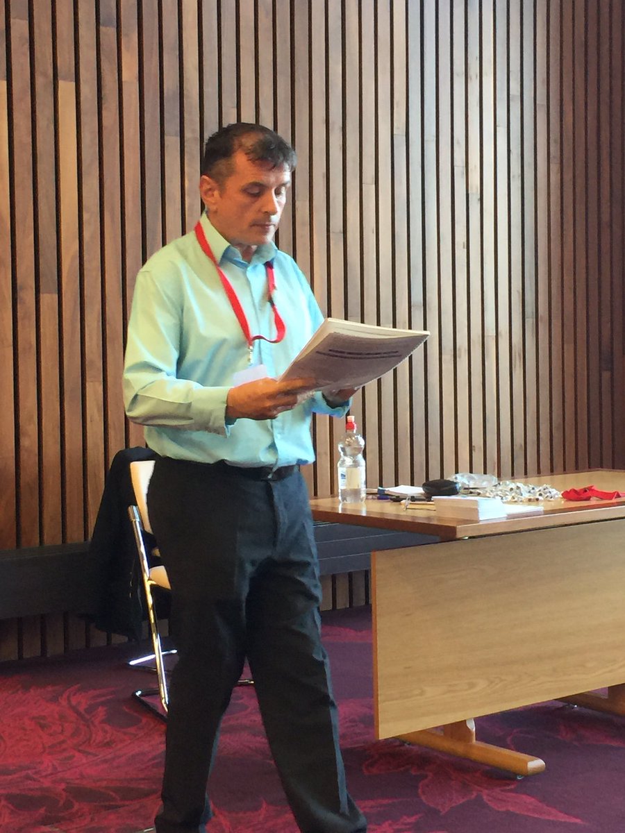 JulesMead203's tweet photo. Amazing #DementiaFriends training for police/fire/CBC from @Martinsawers #WeAreDementiaFriends! #HerbertProtocols. Thanks Martin 👍 https://t.co/iCkjLieoAQ