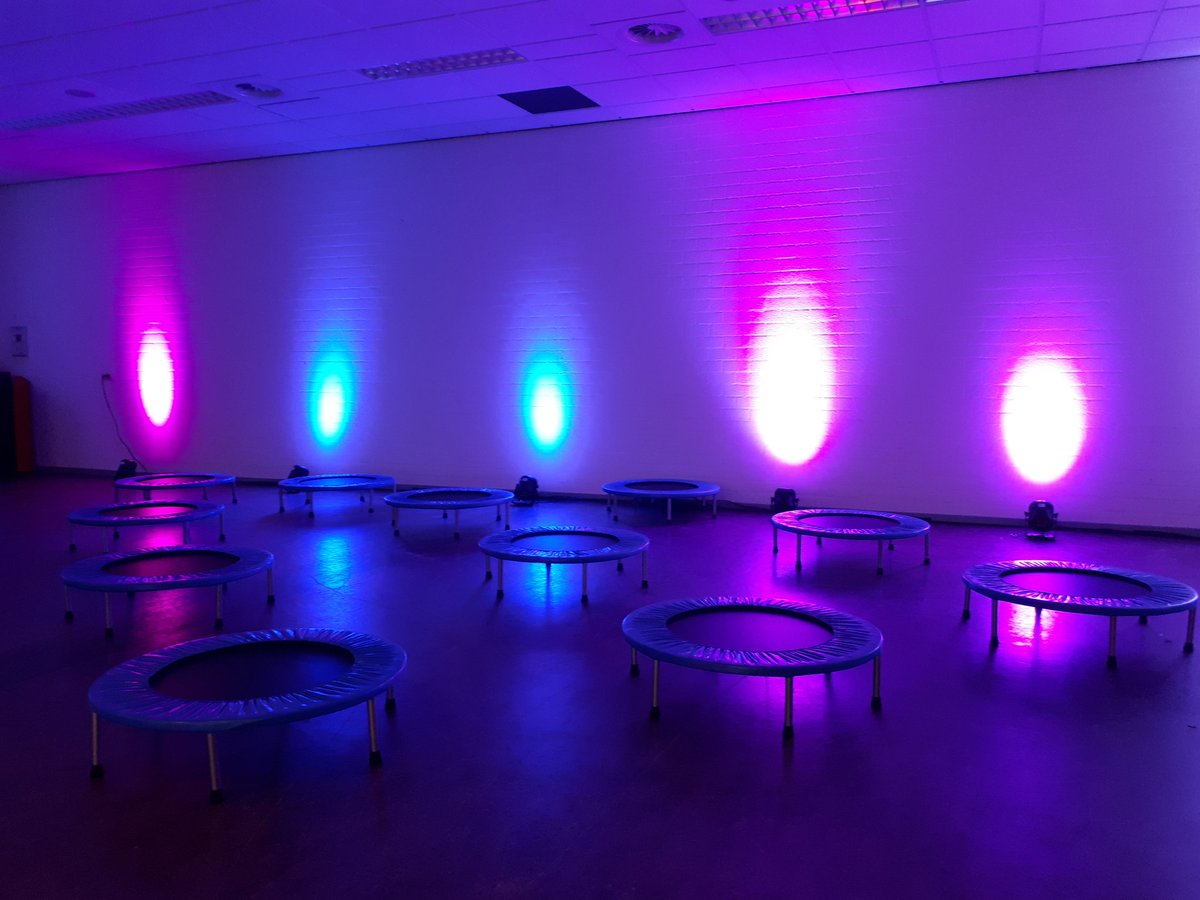 Jump! Goed voor lichaam en geest 😁. Vandaag van 16.00u-19.30u <a href="/Fontys/">Fontys</a> R5 #Fontyslef #werkenbijfontys