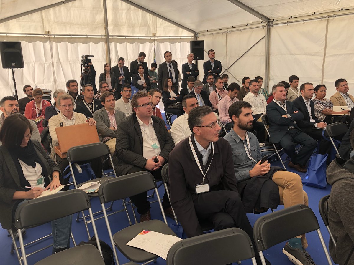 C_AunioN69's tweet photo. Gran ambiente y excelente participación de profesionales y aficionados a la tecnología en #imphocus17 de Grupo Álava 👏🏻🔝🕹🚁📀🎙💻👏🏻 #grupoalava https://t.co/4Fiy6vw9Qx