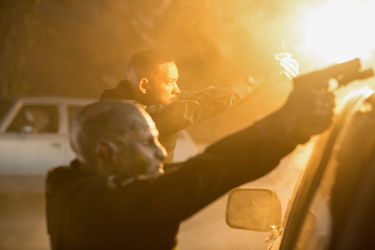 Primerplanonews's tweet photo. Will Smith y Joel Edgerton en el nuevo trailer de #Briht la película con mas acción de NETFLIX
https://t.co/kwoqG9Tl70 https://t.co/euu2kLUxIy