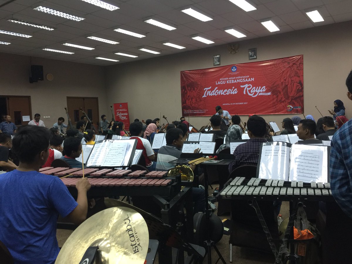 MAM_EO's tweet photo. Gabungan Latihan Orkestra dan Gita Bahana Nusantara 2011-2017!! Makin gak bisa tunggu detik-detik dari  #Konserakbar2017 #28Okt2017 https://t.co/kEjENLLpW5