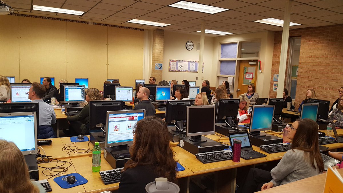 galvin1821's tweet photo. A great group of professionals learning about ways to empower our students #SDJPL3 https://t.co/w6IpMhiRhx