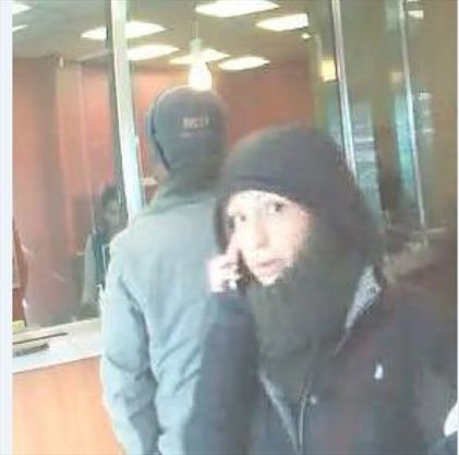 TheSpec's tweet photo. Do you know this trio? @HamiltonPolice say they're wanted in connection with “distraction thefts”in #HamOnt|  https://t.co/Ek9I1dB25V https://t.co/7AduKGbmqC