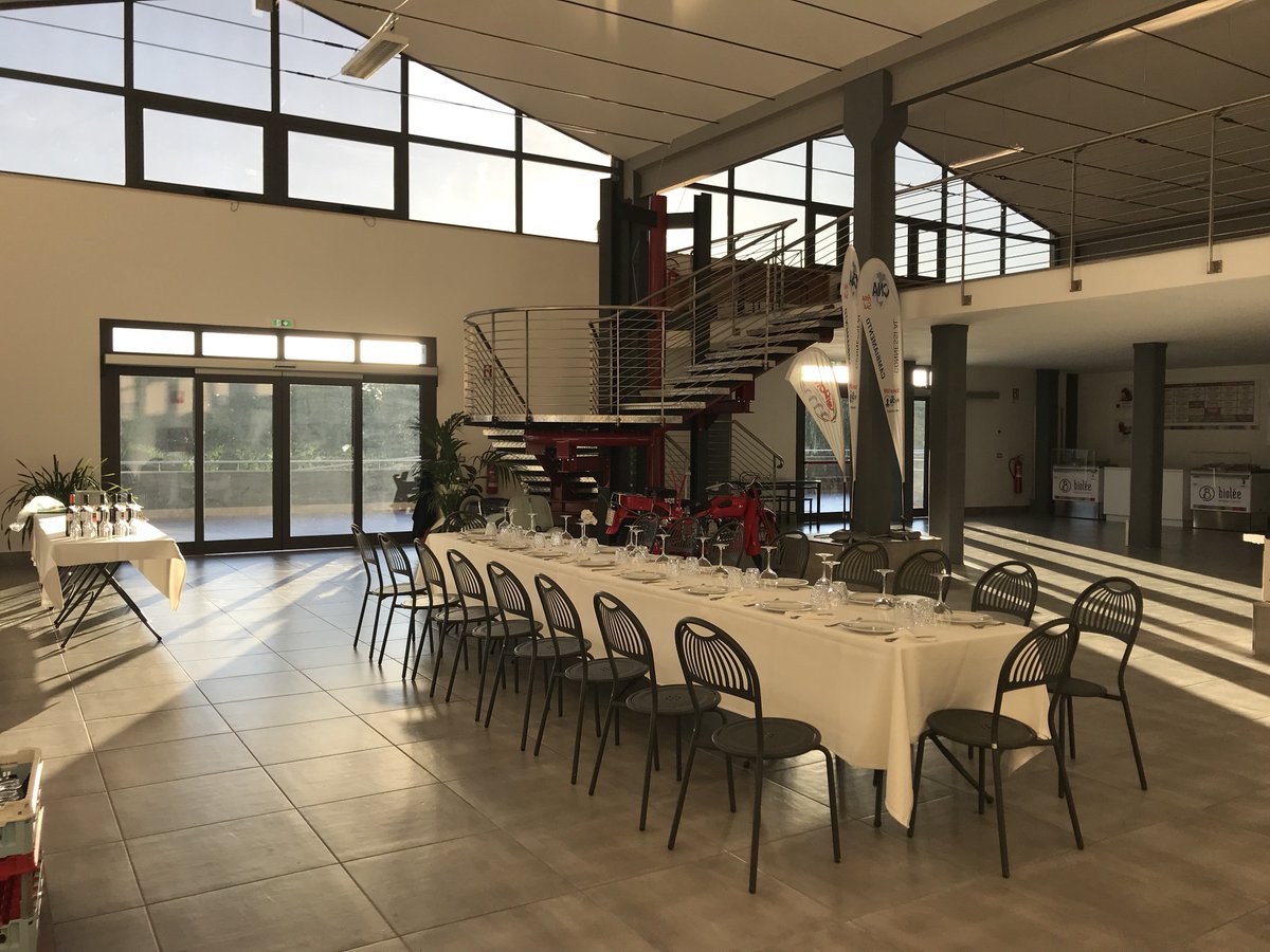 DelPonte17's tweet photo. Autorevoli membri dell’ESA @ESA_Italia hanno visitato i laboratori per conoscere la produzione delle nostre Eccellenze #DPfood #MadeInItaly https://t.co/5J8zJbnACa