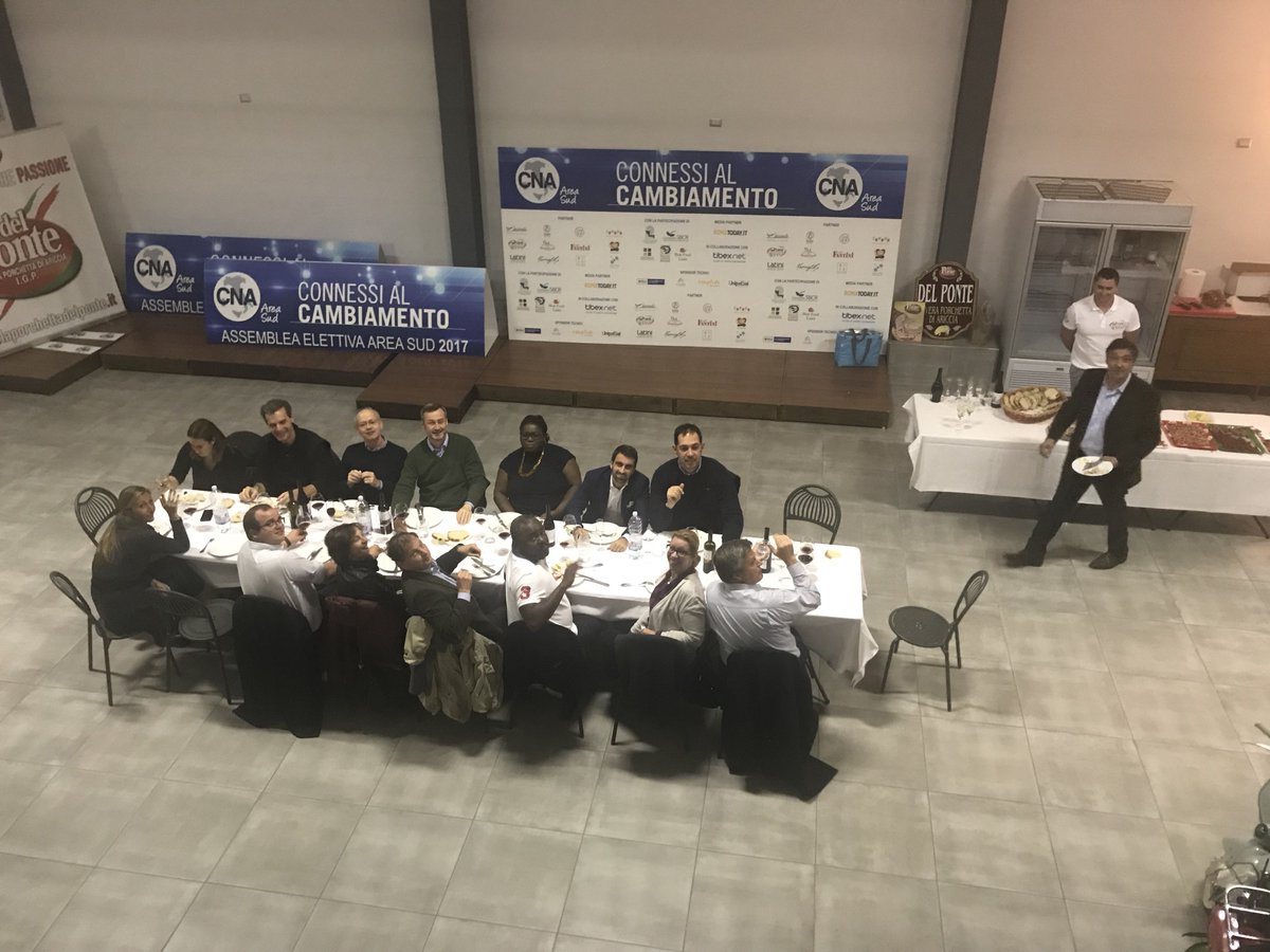 DelPonte17's tweet photo. Autorevoli membri dell’ESA @ESA_Italia hanno visitato i laboratori per conoscere la produzione delle nostre Eccellenze #DPfood #MadeInItaly https://t.co/5J8zJbnACa
