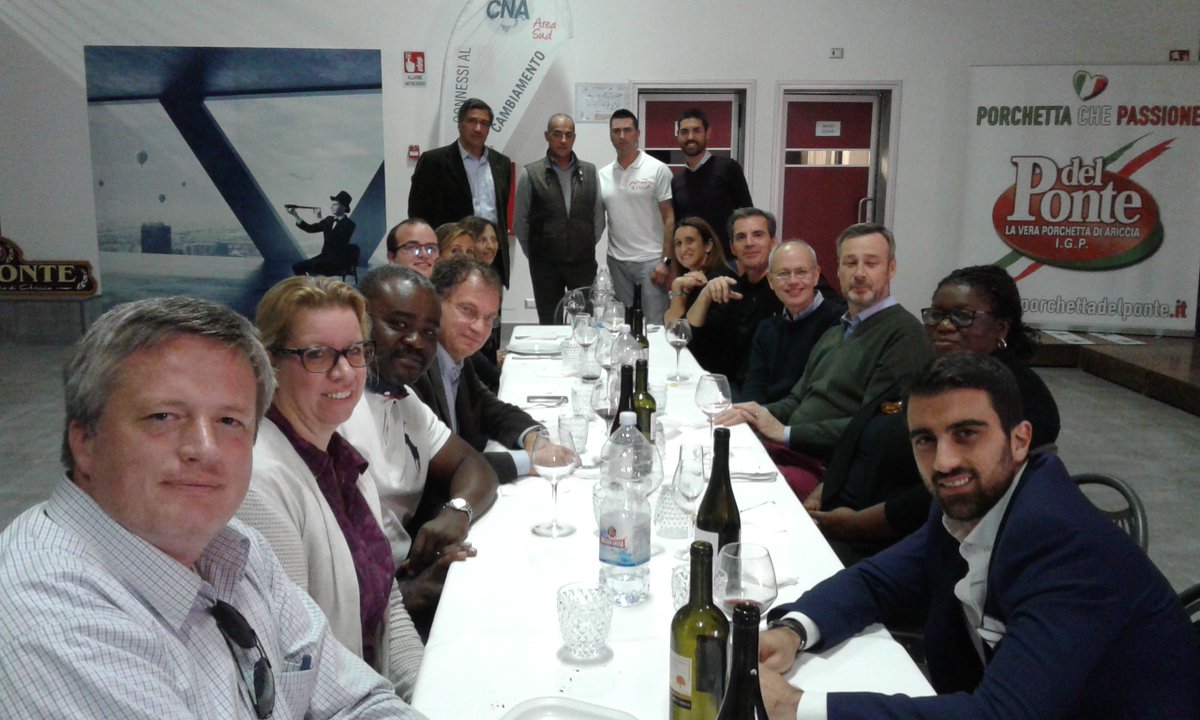 DelPonte17's tweet photo. Autorevoli membri dell’ESA @ESA_Italia hanno visitato i laboratori per conoscere la produzione delle nostre Eccellenze #DPfood #MadeInItaly https://t.co/5J8zJbnACa