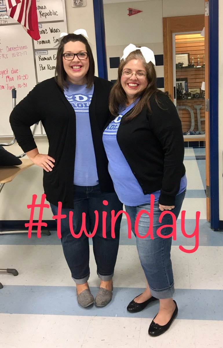 CherieHocevar's tweet photo. Twin Day! #redribbonweek #dhs #ednd #decatur_hs #eaglepride https://t.co/V8PQdXxS1i