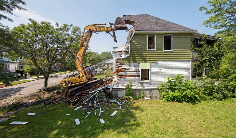 jen_keesmaat's tweet photo. In Toronto we need more; for all the excitement around its urban renewal, Detroit is tearing housing down - it has too much. #FragileCities https://t.co/B6yowEU7fg
