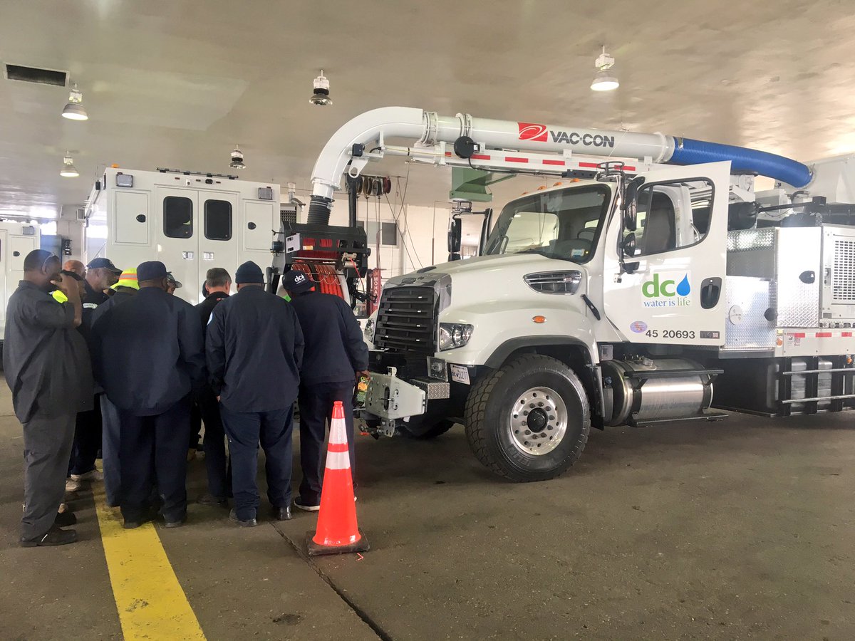 DC Water on Twitter: &quot;Crew in training! Cleaning 1,800 mi of sewer&#39;s serious business. As U can imagine trucks get pretty dirty🤢, so we have a new fleet for 2018.… https://t.co/FelV9V7BTI&quot;