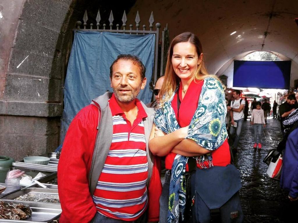 streatytours's tweet photo. @adventureswithsarahm & the Catanese fishmonger on #streatytours #streaty #foodtour #foodies #ricksteves #fishmark… https://t.co/TSiYmG0fnC https://t.co/5U2H5KSXFZ