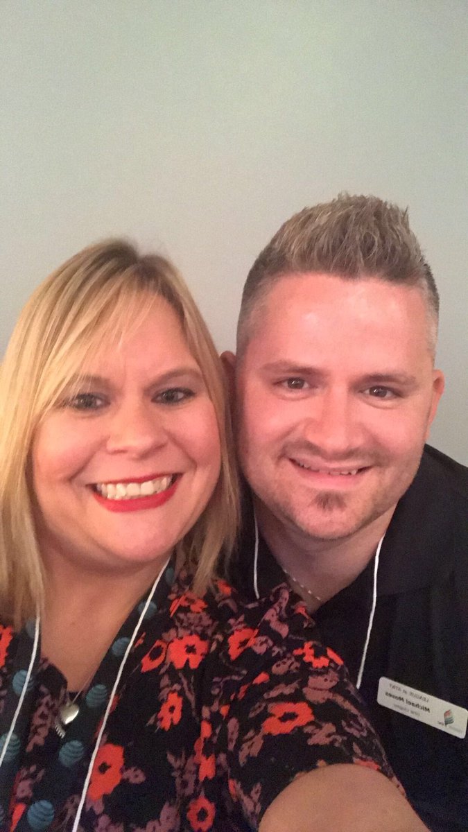 LeighHunter1's tweet photo. Volunteering for the 4th Think Tank Challenge #TUProud #LeagueATTDFW #LifeaAtATT https://t.co/29jaFvEj6y