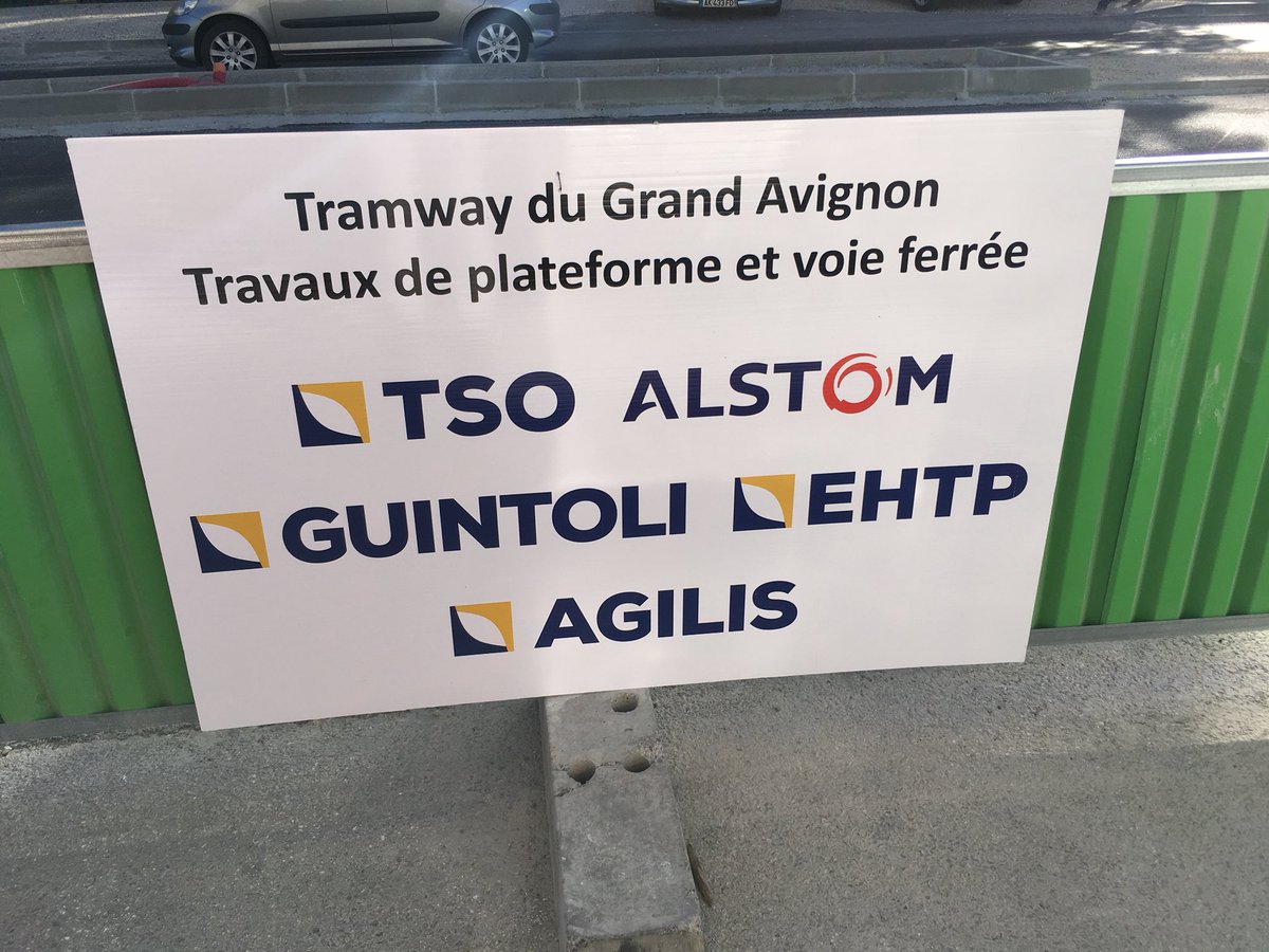 GainManuel's tweet photo. première soudure de rails du #tramway du Grand #Avignon avec les équipes de @groupe_NGE  #multimetiers #tso #guintoli #ehtp #agilis #HubNGE https://t.co/SAuNzpYwUJ