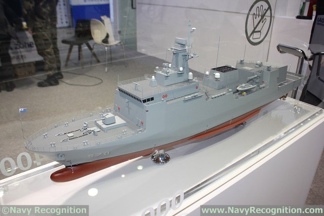 NavyRecognition's tweet photo. #MADEX2017 : @HyundaiHeavyInd HDM-4000 MLS II-class #Minelayer of the @ROK_Navy https://t.co/oMQXPwu5z4 https://t.co/srnObeGlho