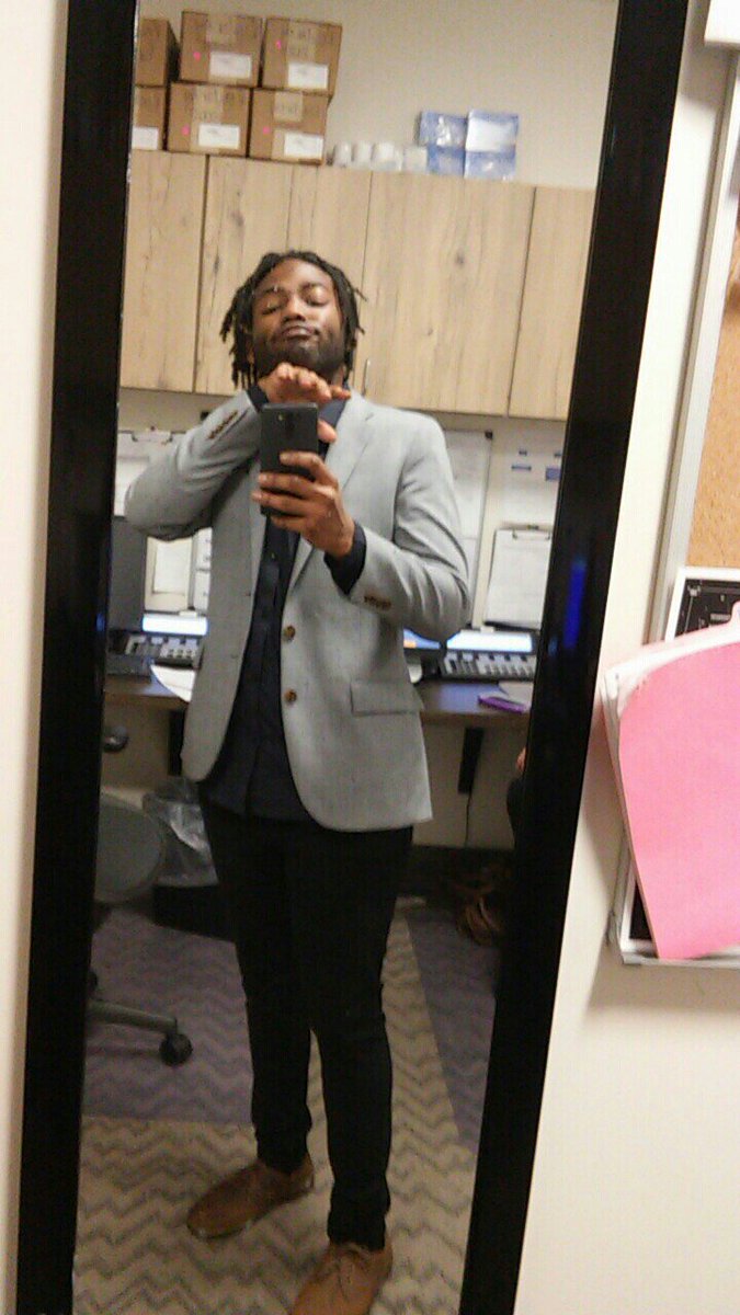 SnobJones's tweet photo. Servin looks #Hisign https://t.co/QqA2imsPS3