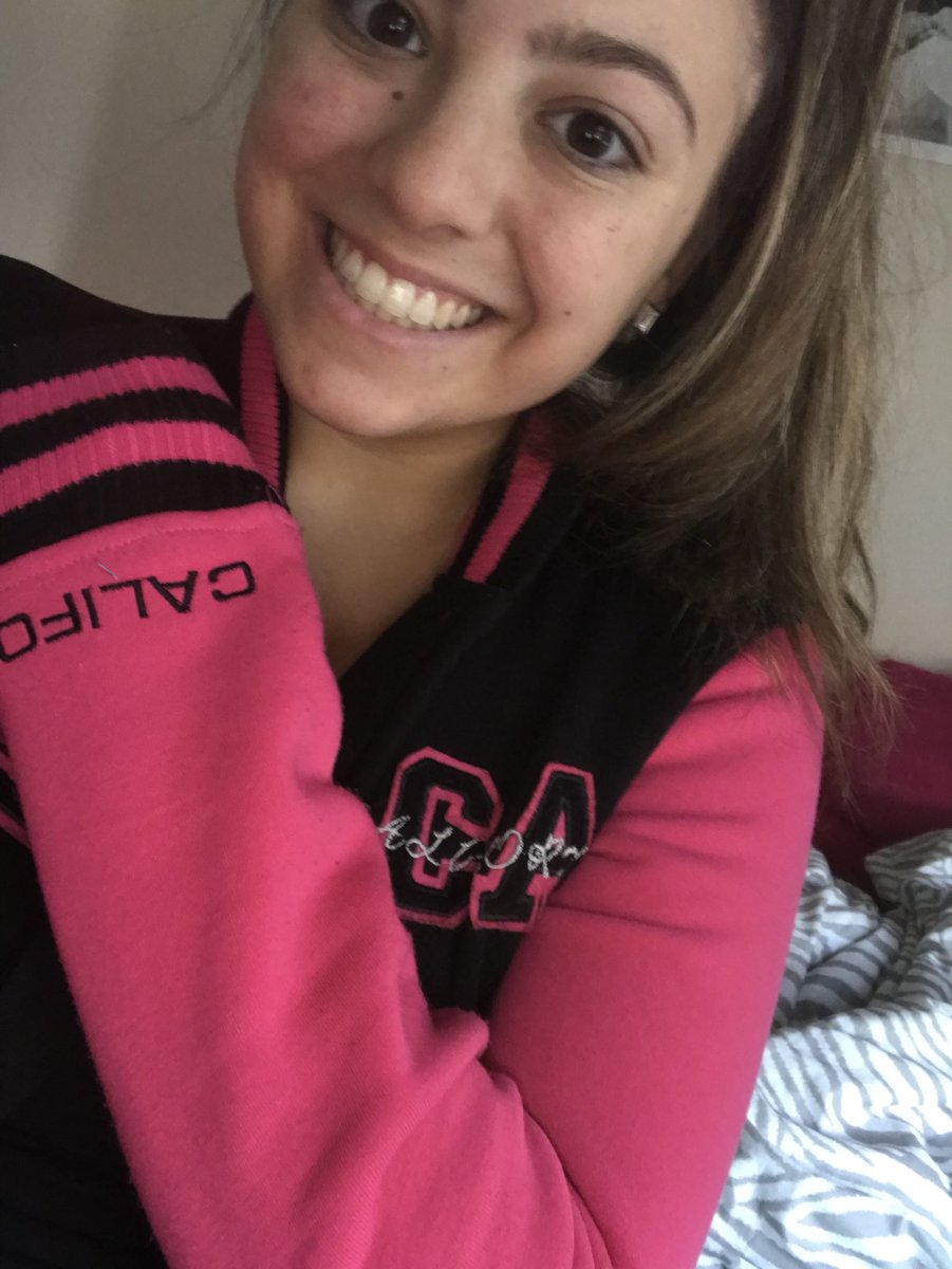 nicolelferrara's tweet photo. #WearPinkWeek @cacithaca #BreastCancerAwarenessMonth I wear pink to support my mama who’s a survivor 🎀 https://t.co/H4TKmV5Rfo