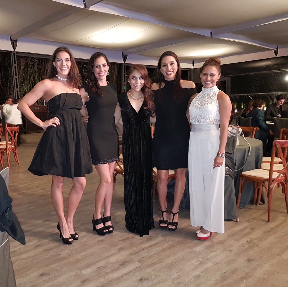 fergnzlz's tweet photo. Anoche en el evento “México Gana” a lado de puro talento mexicano! @mexdelm ♥️🇲🇽
#FundaciónTecho #girlpower #MéxicoUnido #athletes #MexiCan https://t.co/5zinffOrxl