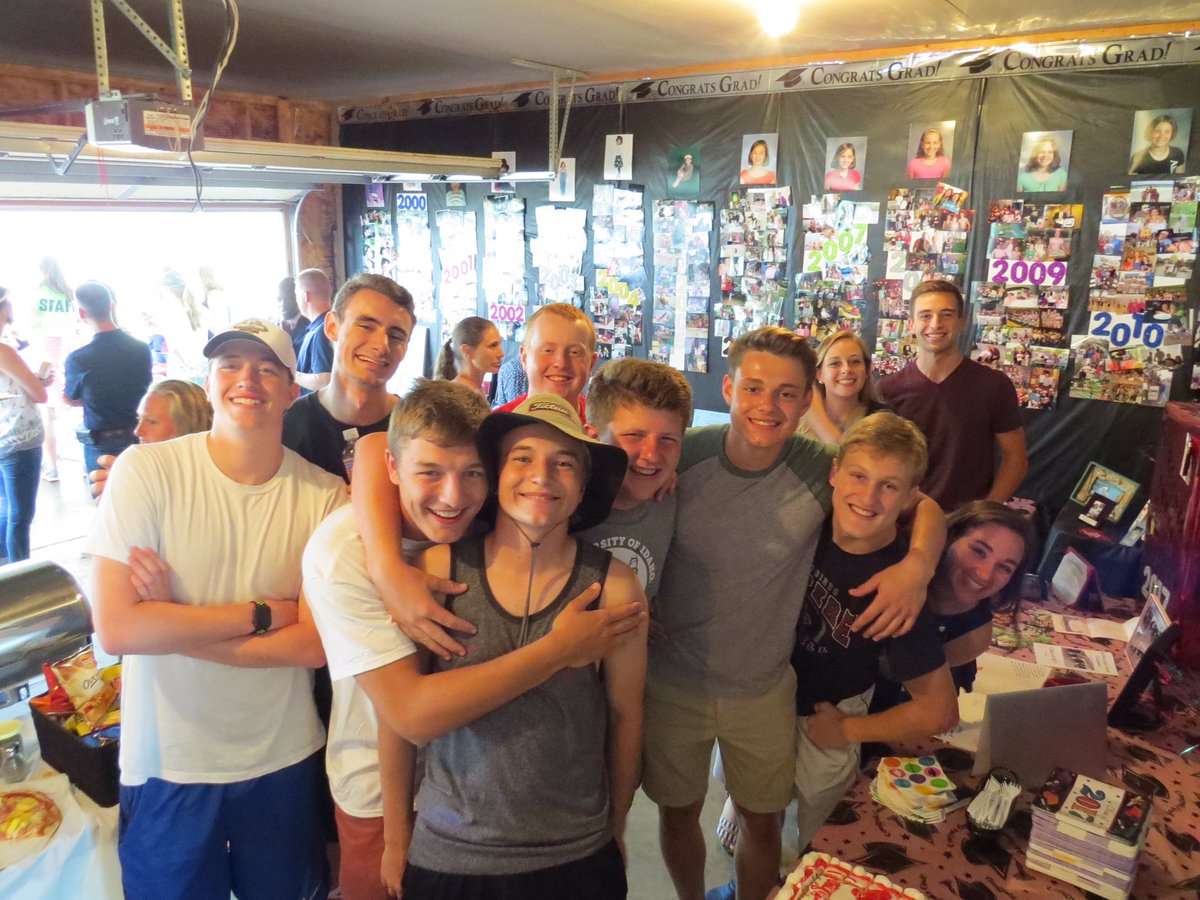 hoffmann_isaac's tweet photo. Happy Birthday to one of my best buddies @TTRUP can't wait to see you this weekend dude!โค๏ธ #36ACT #RollTide #TheGuys https://t.co/y5cpUI95a6