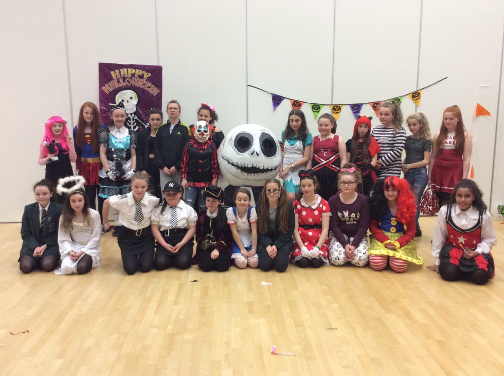 HouseCourage16's tweet photo. Happy heads at the Halloween howl. What a fabulous afternoon@HouseCourage16 @StCeciliasDerry https://t.co/XyuhrdjEIj