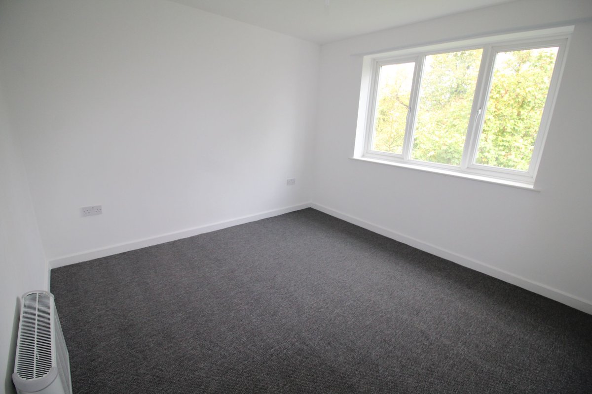 studenthomesnet's tweet photo. 142 Rugby Road Leamington Spa 
- 2 Bed Student Flat 
- £450 per person 
- Newly refurbished
- Fully furnished 

01926 422 077 for viewings! https://t.co/1VATCiMQaM