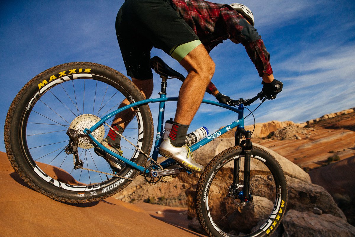 In Defense of the Hardtail MTB - theradavist.com/2017/10/in-def…