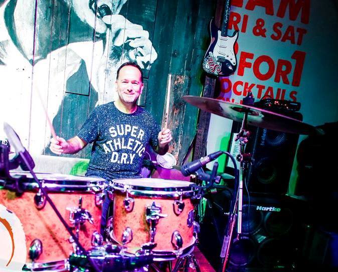 fizzievents's tweet photo. Getting your thinking caps on for the weekend? Look no further than @3ampmusic  @kiwisCardiff17  this Friday #livemusic #poprocksoul https://t.co/h7W9FRvvSf