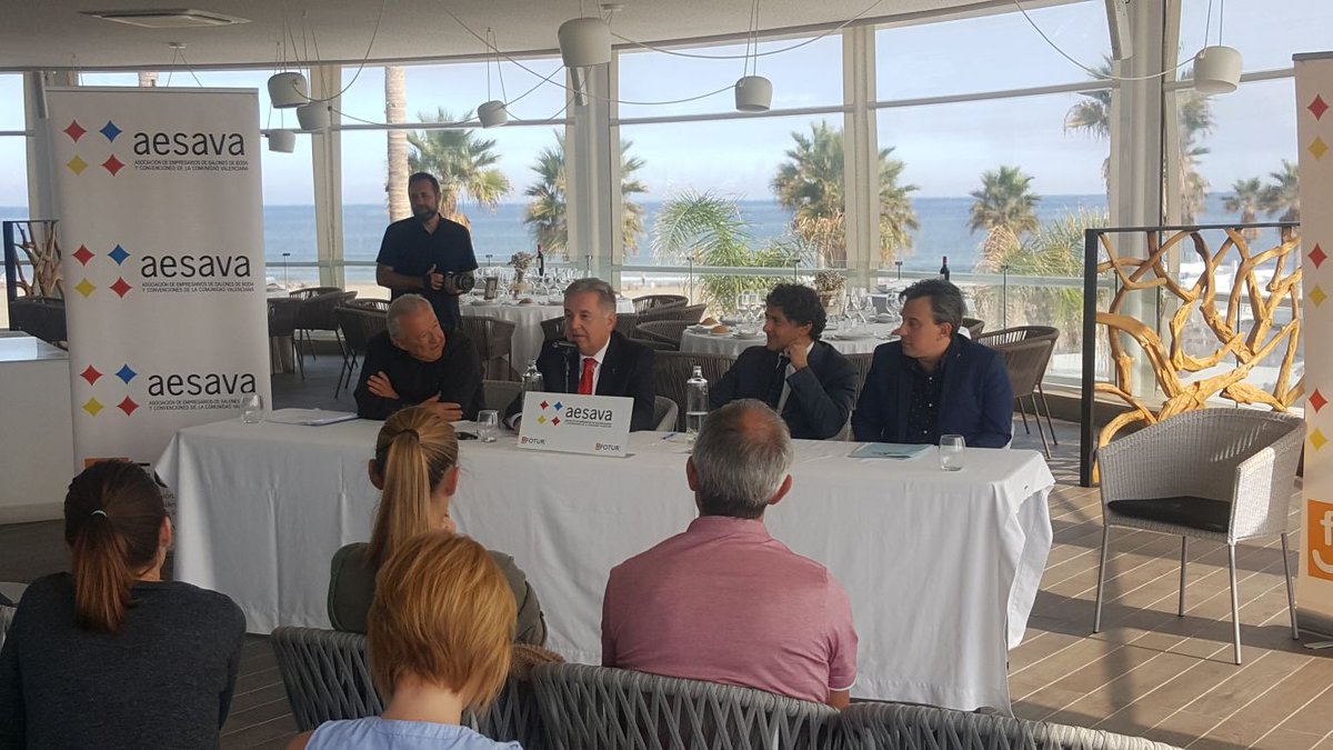 GVAturisme's tweet photo. Los empresarios de salones de convenciones analizan la Ley de turismo, ocio y hospitalidad en su encuentro hoy en Valencia. @FoturValencia https://t.co/SlZmm93F5B