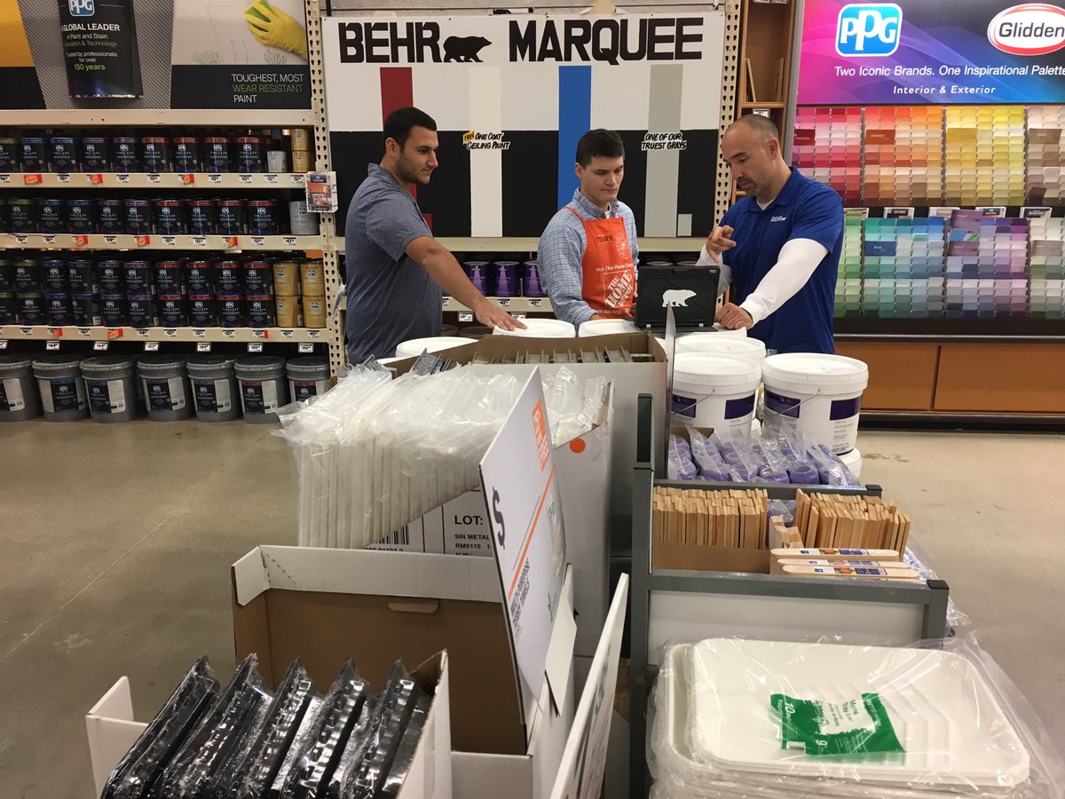 DomCozBEHR's tweet photo. GAC follow up training in the aisles this week @Gdedina_BEHRCHI @caseyo_behr @Manny_CubFan https://t.co/mwucsTa8u5