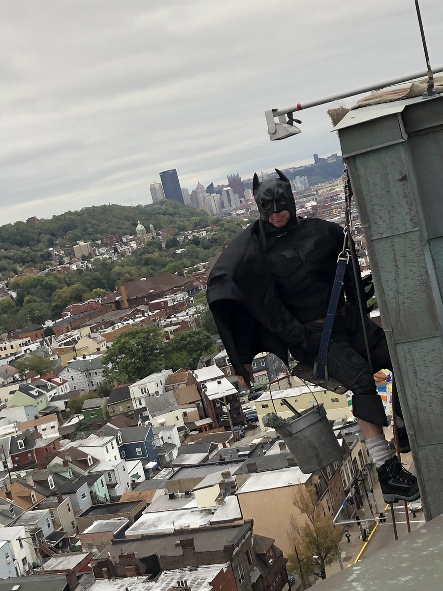 ChildrensPgh's tweet photo. Great morning with the Superhero window washers! https://t.co/CGoMz4LUEt