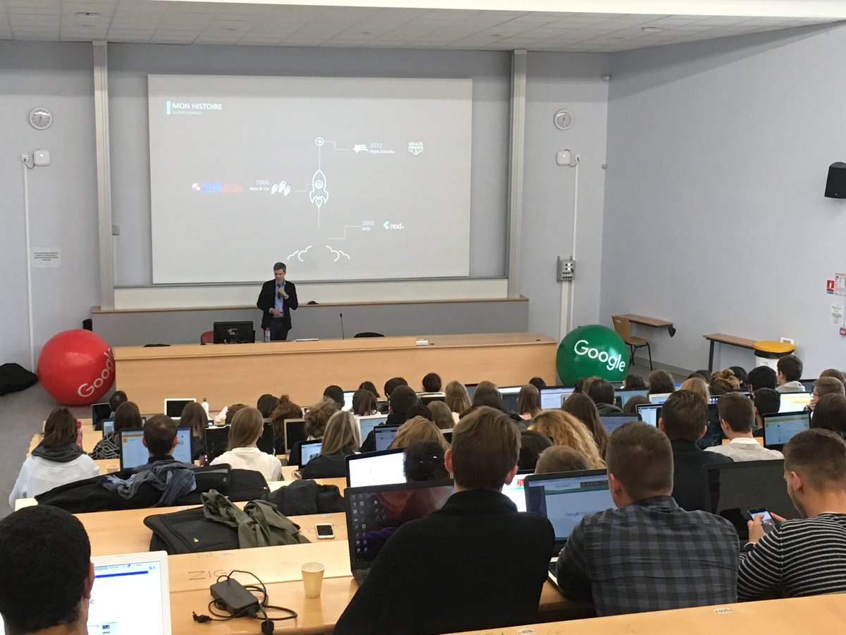 GoogleEnFrance's tweet photo. #DigitalActive revient @VilledeReims 4 jours pr former les étudiants de l'univ au marketing digital. Hier témoignage du fondateur de VDM ! https://t.co/x9XfB6vFYd
