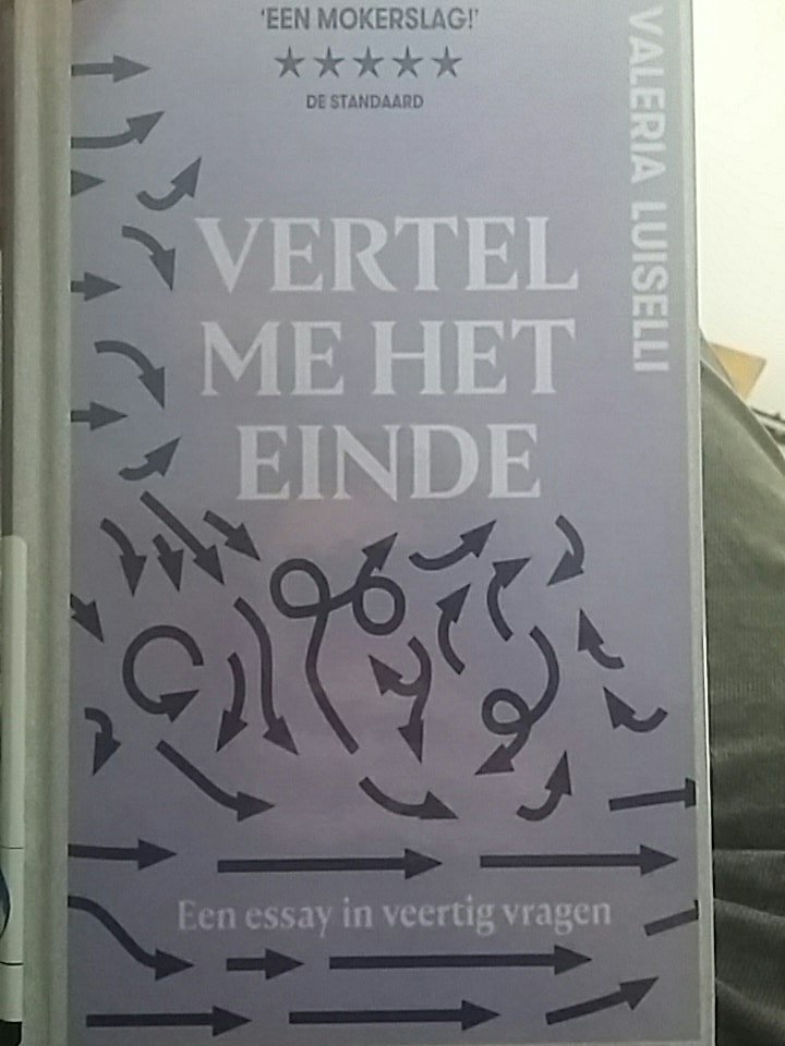 elinesanstweet's tweet photo. Vandaag lees ik belangrijke dingen. Waar ik een beetje om moet huilen. #vertelmeheteinde #minderjarigeimmigranten #US #stilleramp https://t.co/9JABGxtAfA