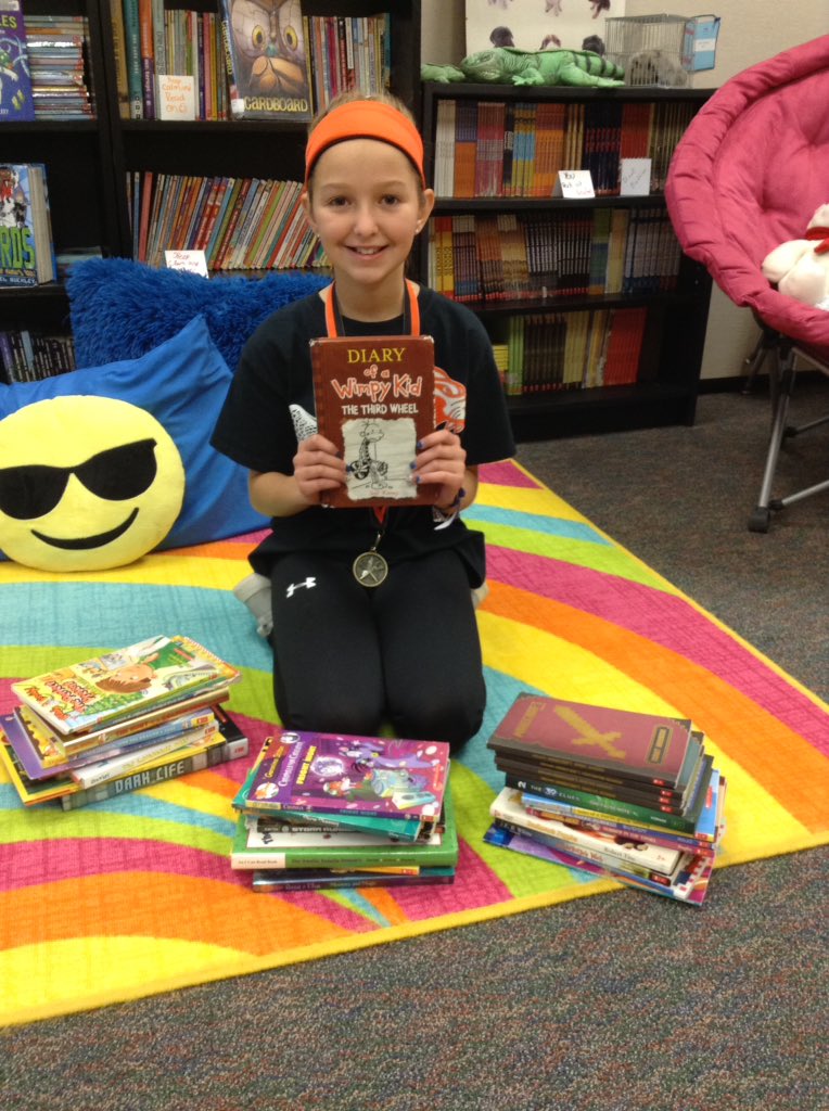 Mrs. W.'s Readers tweet media