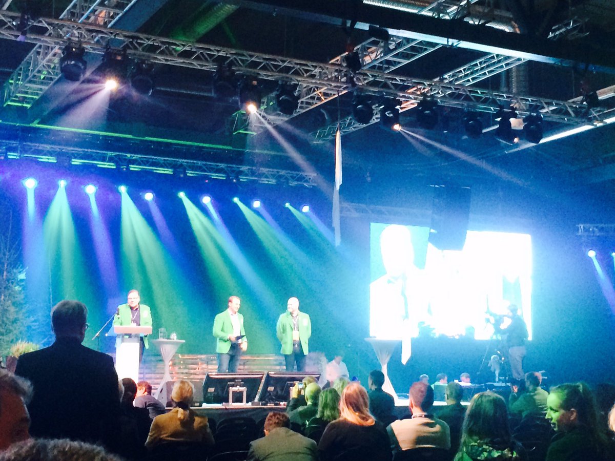 kiurusanna's tweet photo. Juuri alkamassa Jyväskylässä Kasvu open karnevaali. #kasvunmaakunta https://t.co/dN0BOLdrMt