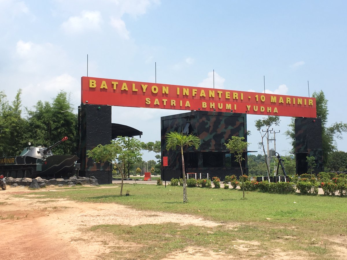 santiwidya's tweet photo. Airmin @_TNIAU
Salam utk admin Yonif 10 Marinir yak 😄😄😄
Pulau Setoko.
#pulausetoko #setoko #marinir #batam #barelang https://t.co/SEJMoFdd1m