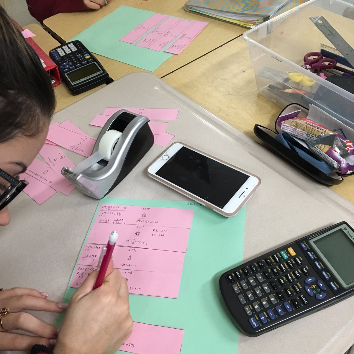 MiniMath5's tweet photo. Ss wrk collaboratively on inequalities circuit training. #peer2peerTeaching @Hall_Pride @S_Esposito3 @BCPSMATH @AndrewLast2 https://t.co/8ST9eDOLpL