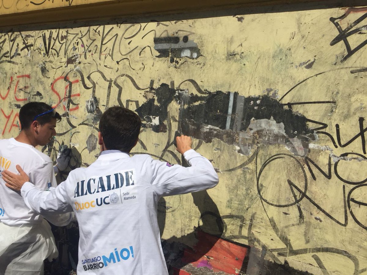 Muni_Stgo's tweet photo. Se realiza inauguración del programa "Santiago Barrio Mío"  con la recuperación de la fachada de la Escuela República del Ecuador https://t.co/5gekHnb4iR