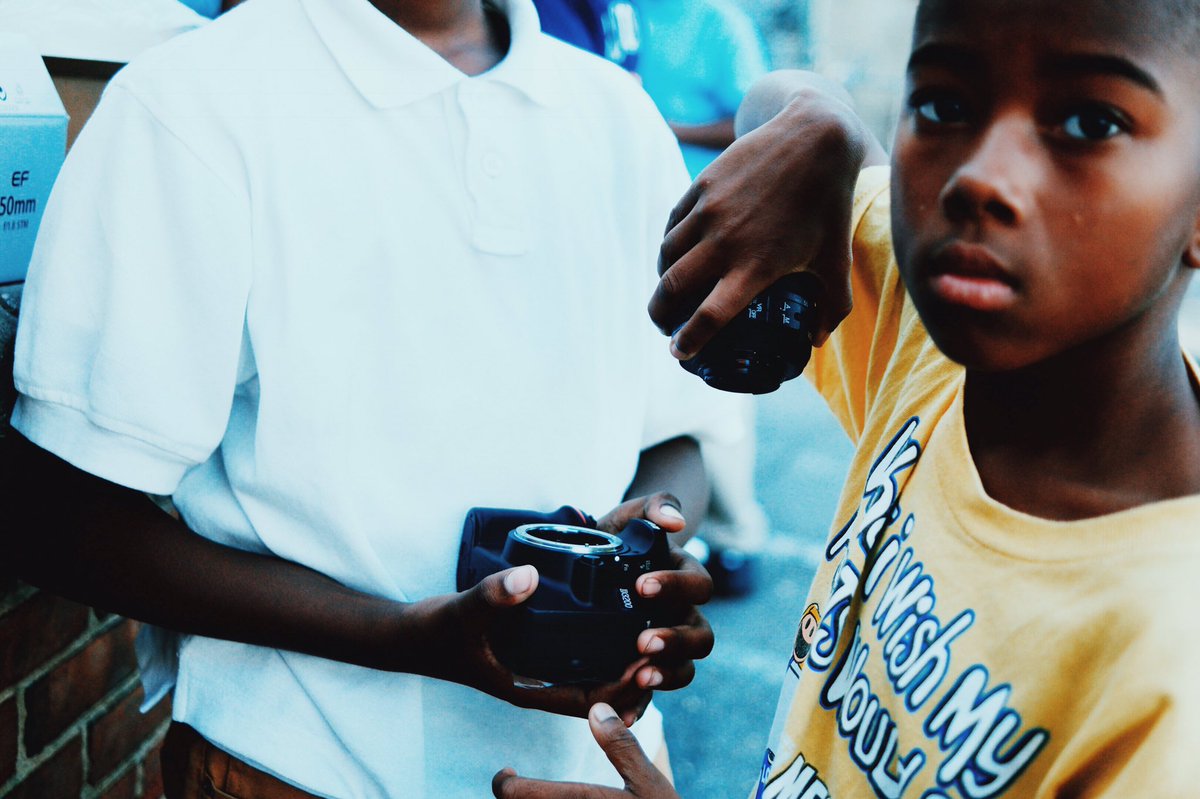 byDVNLLN's tweet photo. 2018 goal is 300+ camera’s in the hands of the youth, I’m at 160+ right now 🙏🏾 https://t.co/qAU9FdB73Z