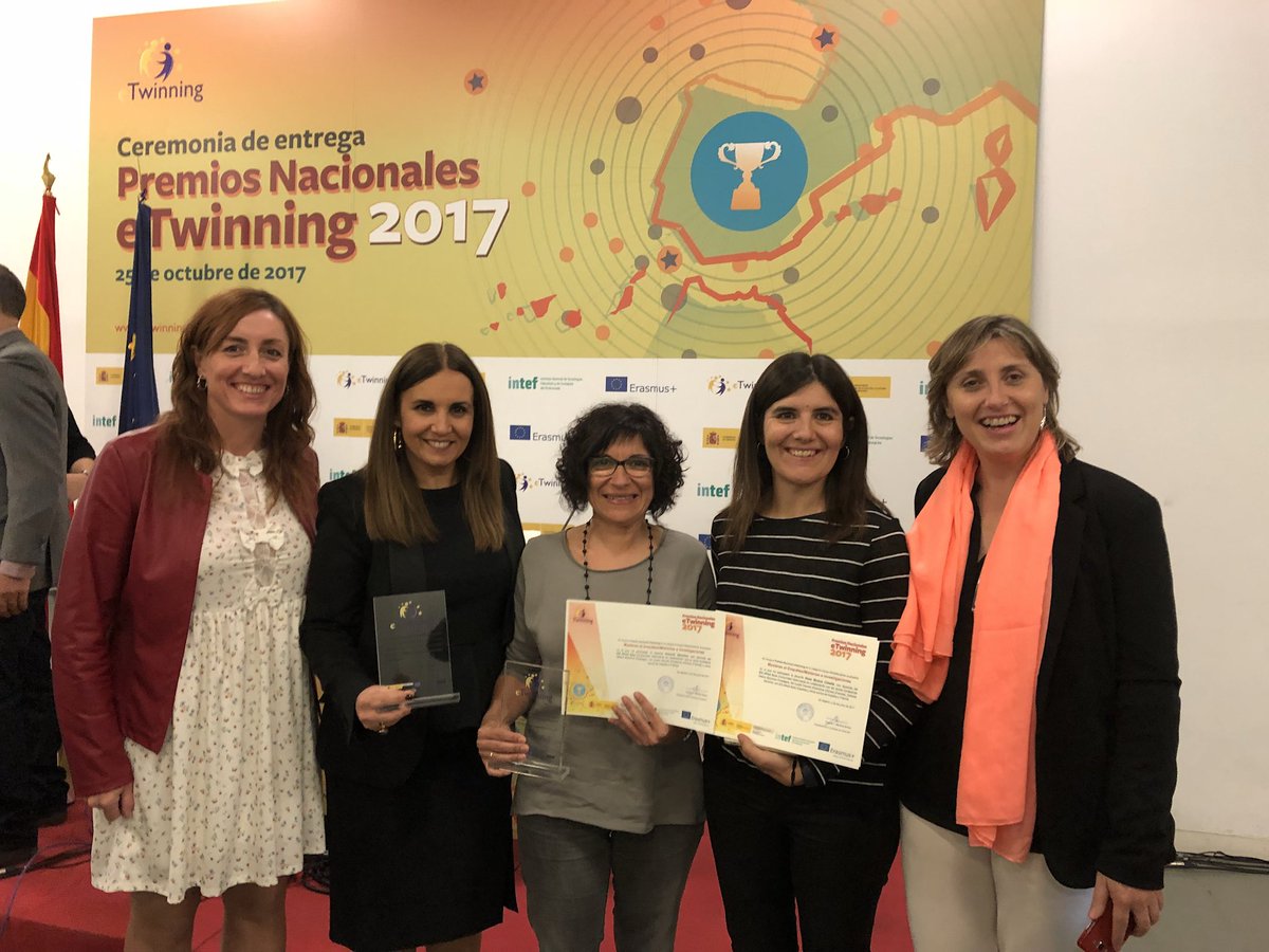 majorih's tweet photo. "Premiats Comunitat Valenciana" #etwinning @GVAeducacio @eTwinning_es @soniarugar @esther_balaguer @EncarnaCuenca @rubentrenzano https://t.co/8hbVotkYRo