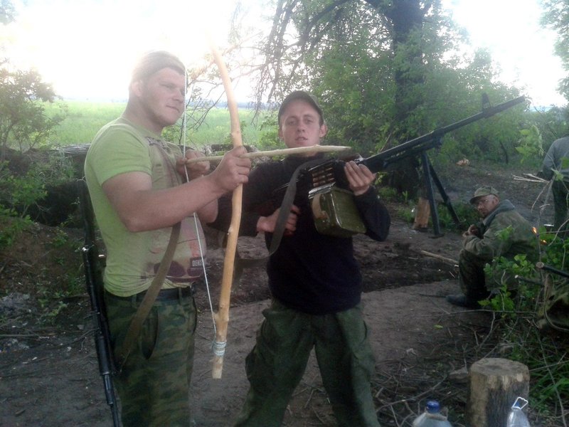 Российские наемники на пункте пропуска "Майорск" обстреляли палатку, где греются граждане, пересекающие линию разграничения - Цензор.НЕТ 462