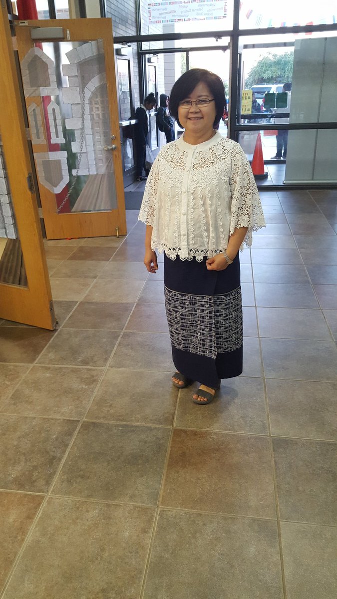 VProffet's tweet photo. United Nations Day @ Jack Lowe Sr Elementary https://t.co/ezOIJIB8Qf