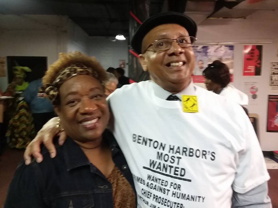 FreeRevPinkney's tweet photo. HAPPY BIRTHDAY @revpinkney !!! Thank you @moratoriumnow for the great party!
Send your card to Rev. at 1940 Union St.,Benton Harbor,MI 49222 #SoldierOfTruth
@LeeCamp @NatCounterPunch @thinkprogress @LAProgressive https://t.co/4PWrx2OQYo