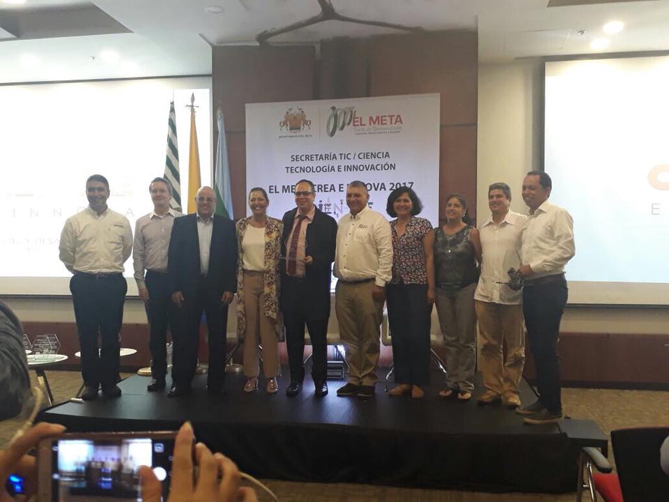 deVillavicencio's tweet photo. RT @ParquesoftMet: Reconocimiento a @camiand y #ParqueSoftMeta por el "aporte en ciencia, tecnología e innovación" https://t.co/qzrTSuloNO
