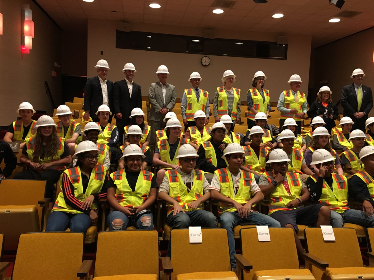 Amazing night <a href="/TrioElectric/">TRIO Electric</a> Apprenticeship Commitment Ceremony! Thx 2 Commish Julian Alverez, <a href="/SBISD/">Spring Branch ISD</a> @HCCDistrict students parents &amp; teache