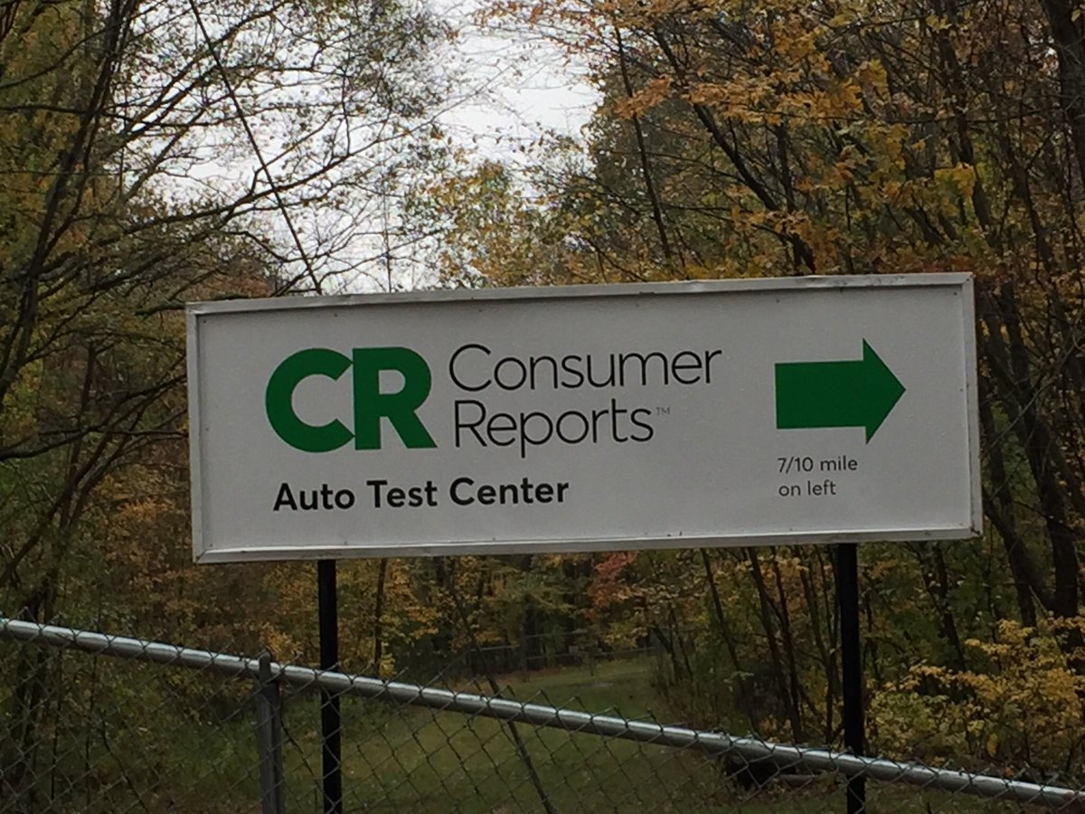 MamaXXI's tweet photo. Good morning from CT! Estoy participando en un evento de autos #CRHosted #CRCars https://t.co/8ybfdngZnU