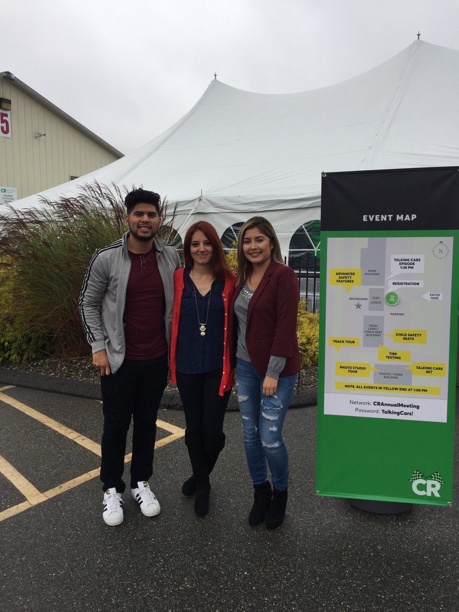 MamaXXI's tweet photo. Good morning from CT! Estoy participando en un evento de autos #CRHosted #CRCars https://t.co/8ybfdngZnU