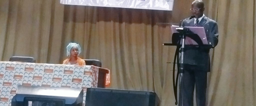 mamiekb's tweet photo. Opening #FONAF2017  "vous n'avez pas besoin de beaucoup pour commencer. Débutez avec le peu que vous avez. C'est le 1er pas qui compte" https://t.co/eZLqDbVIzP