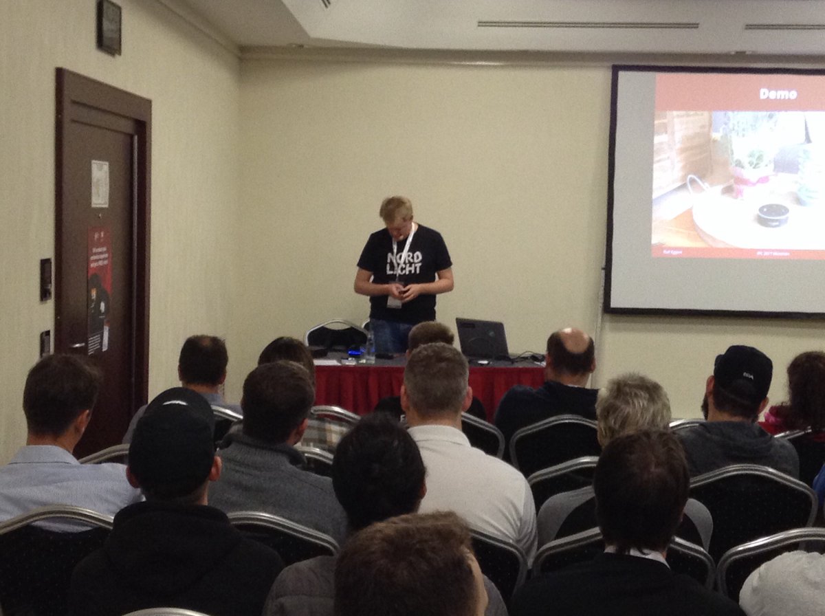 JavaScriptCon's tweet image. Full house at the session about programming of #Alexa Skills with #PHP @Frille #Konfiguration #Backend #IPC17 #iJS17