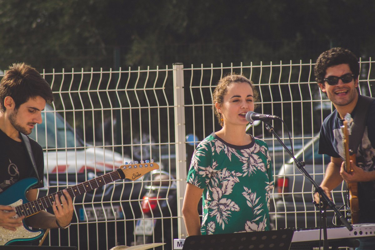Cproetnet_66's tweet photo. Merci au groupe Lemon Grass d'avoir animé cette super journée !
#musique #groupe #inauguration #cproetnet https://t.co/xeKsRo5nO7