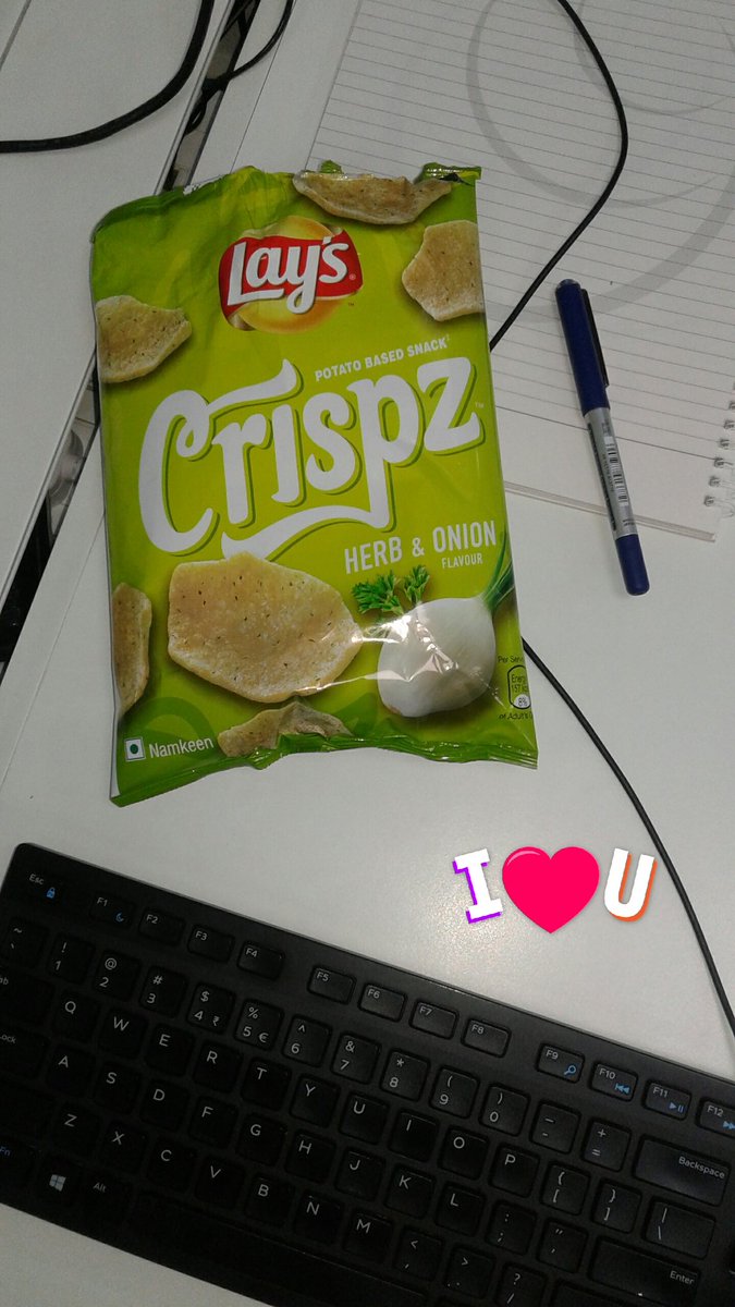 vipinkumarleela's tweet photo. My time pass companion #lays #love #GraphicDesign @LAYS https://t.co/aRpvW1zXRz